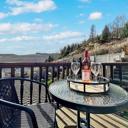 3 Bed Home In Tonypandy With Balcony View Room Llwynypia Eksteriør billede